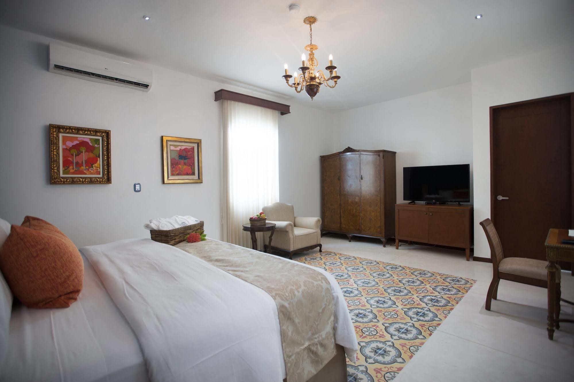 Delfina Boutique Hotel เมริดา ภายนอก รูปภาพ